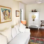 Remodeled Historic Apartment In Bairro Alto