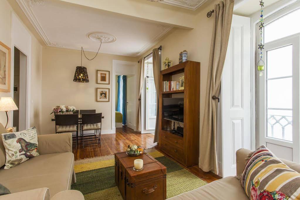 Remodeled Historic In Bairro Alto Apartamento Lisboa